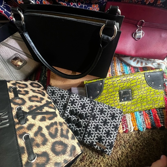 Miche Classic Base Bag Black Handbag Satchel Carabiners Retired with 5 Shells - Picture 11 of 15